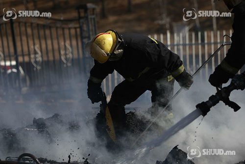 Хөвсгөл аймагт согтуурсан үедээ байшингаа санаатайгаар шатааж, амиа алдсан хэрэг гарав